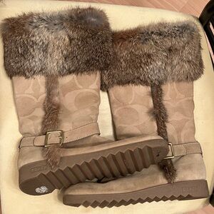 Coach “Deeann” Women's Tan Fur-Trimmed Boots Like New